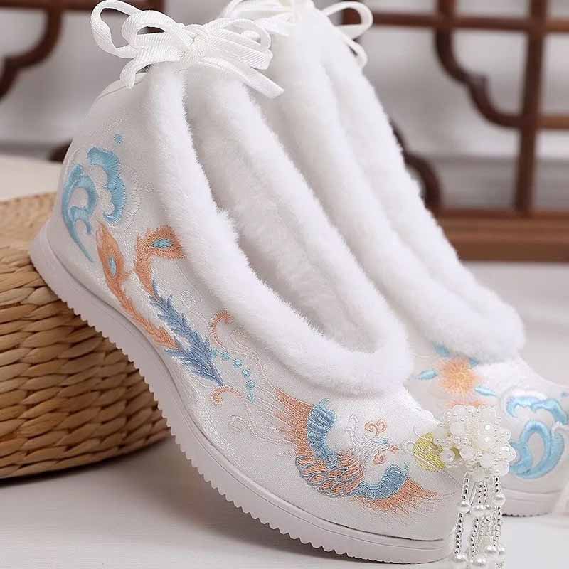 Embroidery Red - الشتاء Hanfu أحذية النساء الصينية القديمة