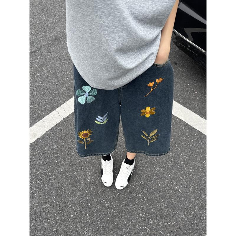 شورت جينز للجنسين بتطريز زهور  - مراجعة Embroidery Jeans وسعره