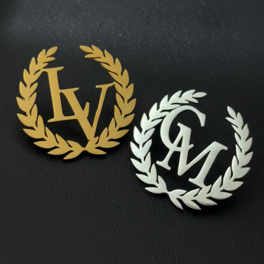 دبوس زينة مخصص، دبوس زينة على  - مراجعة Embroidery Initials وسعره
